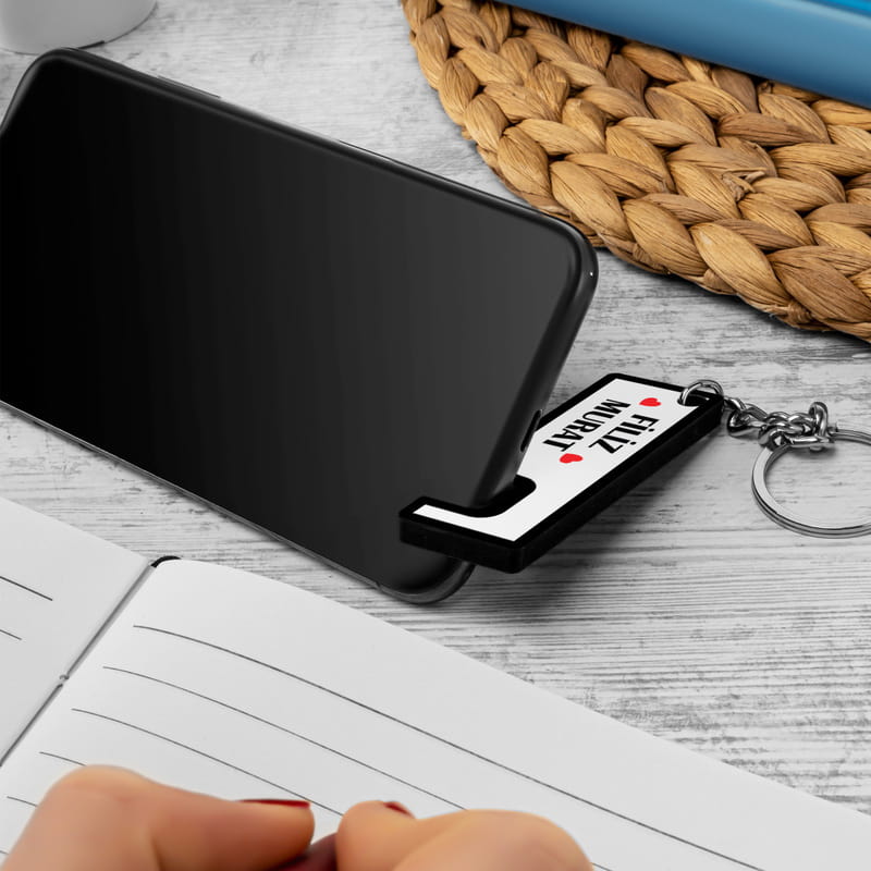 Akıllı Telefon Tutuculu İsimli Anahtarlık