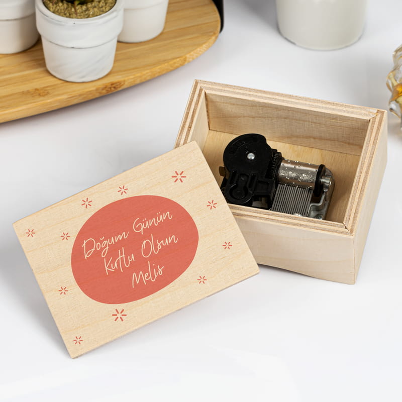 Arkadaşa Doğum Günü Hediyesi Mesaj Yazılı Ahşap Müzik Kutusu