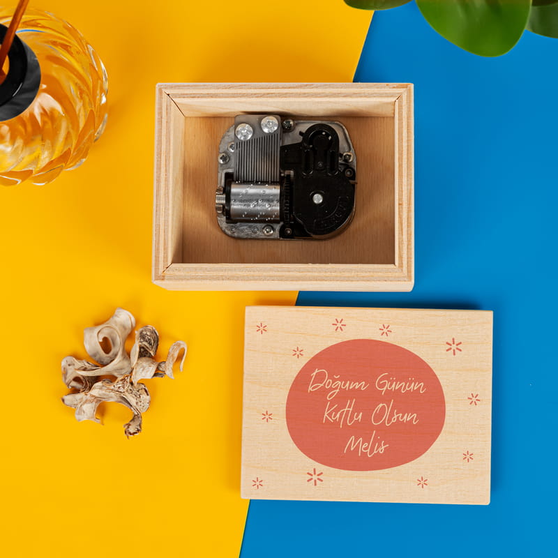 Arkadaşa Doğum Günü Hediyesi Mesaj Yazılı Ahşap Müzik Kutusu