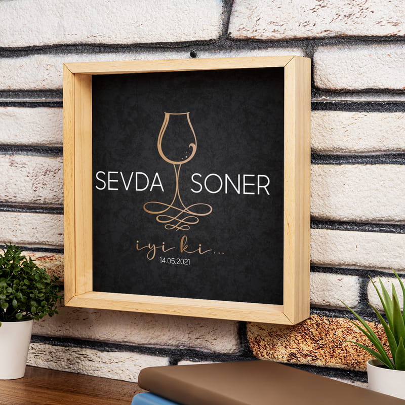 Eşe Yıldönümü Hediyesi İsme Özel Ahşap Mantar Koleksiyon Kutusu