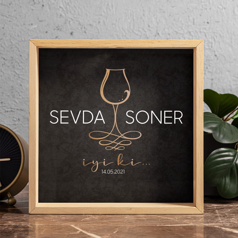 Eşe Yıldönümü Hediyesi İsme Özel Ahşap Mantar Koleksiyon Kutusu