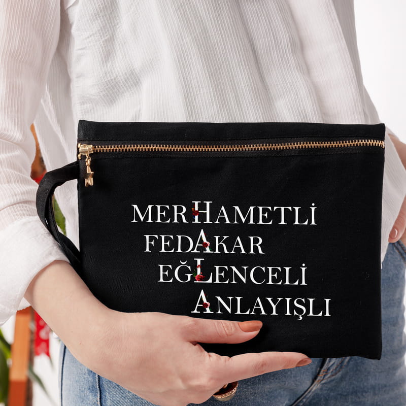 Hala Tanımı Akrostiş Tasarımlı Kanvas Makyaj Çantası