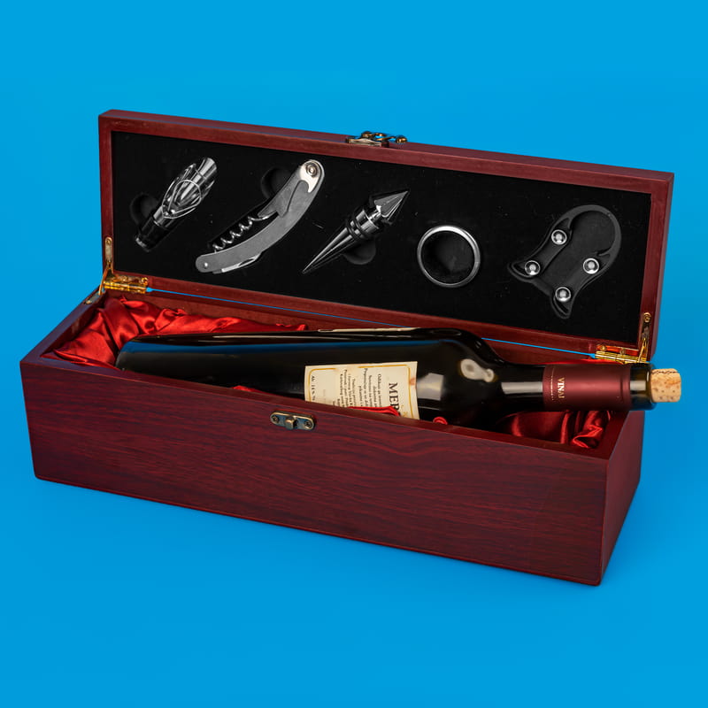 İsme Özel İmza Tasarımlı Şarap Kutusu ve Aksesuar Seti