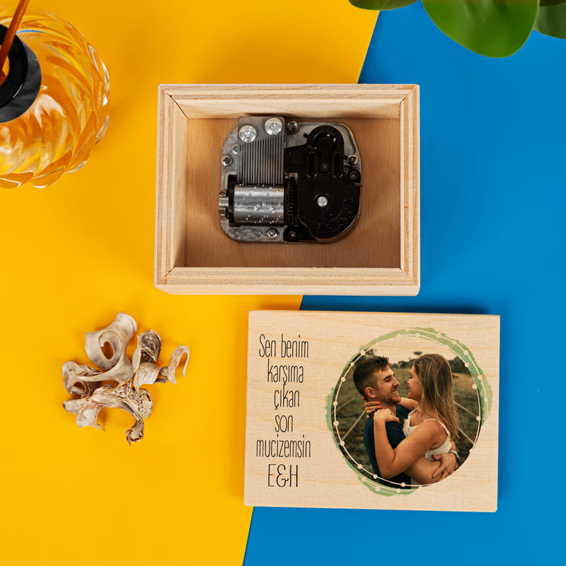 Sevgiliye Hediye Aşk Mesajlı Ahşap Müzik Kutusu