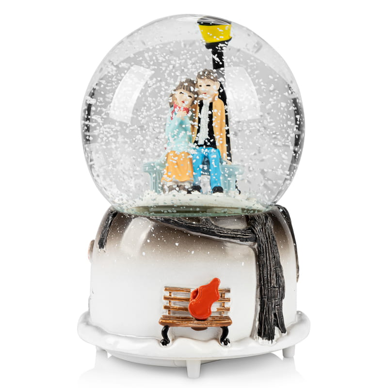 Sevgiliye Hediye Bankta Oturan Aşıklar Müzik ve Işıklı Kar Küresi