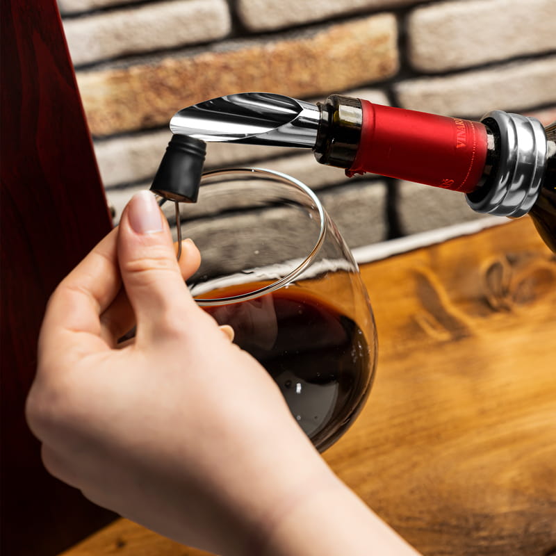 Çiftlere Özel İsim Yazılı Şarap Kutusu ve Aksesuar Seti