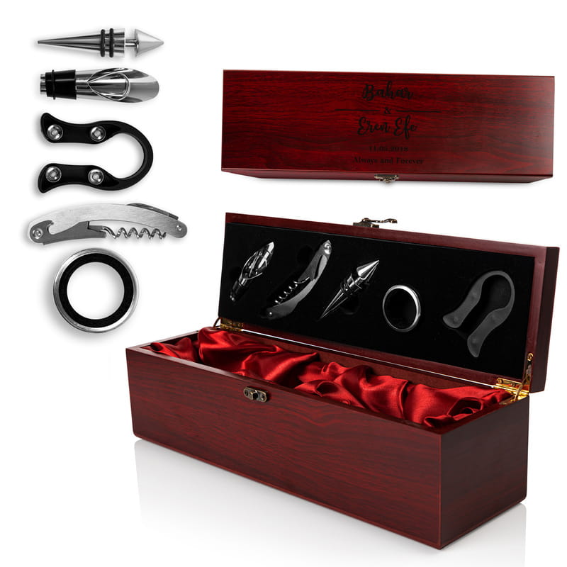 Çiftlere Özel İsim Yazılı Şarap Kutusu ve Aksesuar Seti