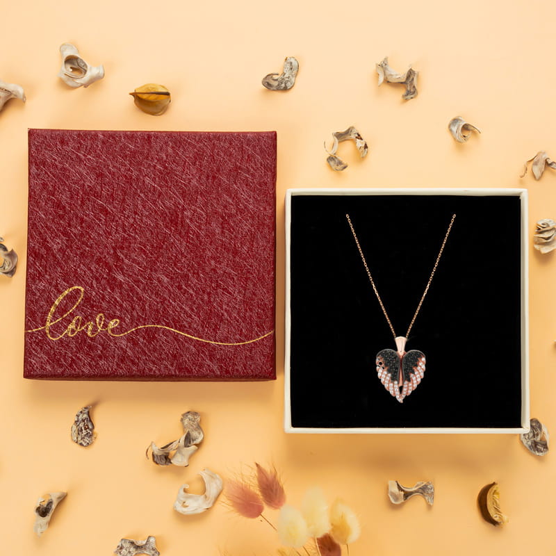 Sevgiliye Kalbimdeki Sır İsim Yazılı Melek Kanadı Gümüş Kolye