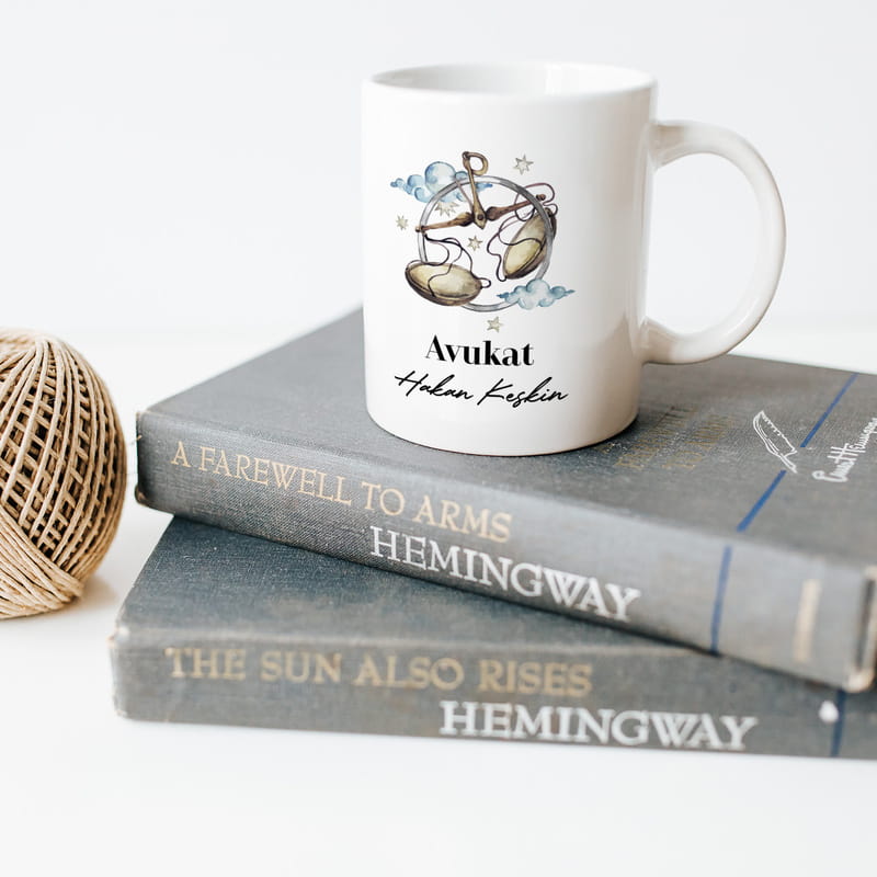 Avukat Arkadaşa Hediye İsim Yazılı Porselen Kupa