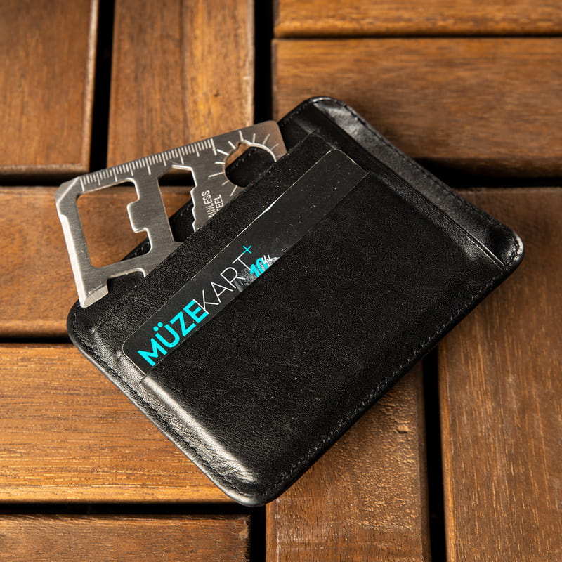 Baş Harf İşlemeli 11 Fonksiyonlu Metal Survival Kart