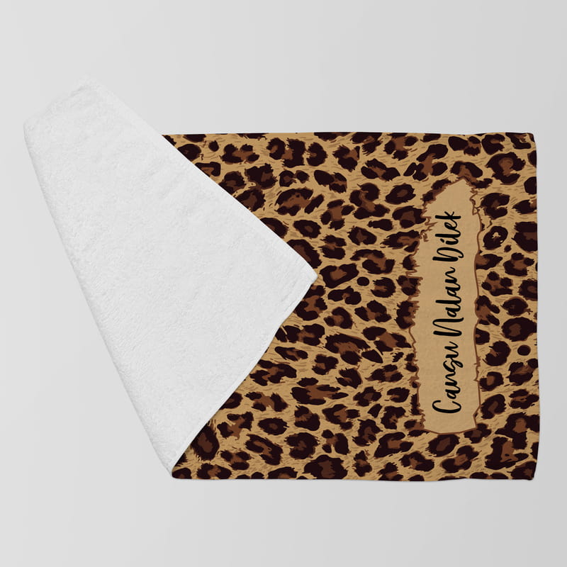 İsim Yazılı Leopar Desenli Plaj Havlusu