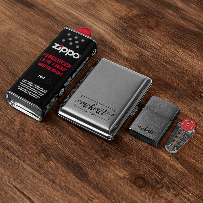 İsme Özel Ahşap Kutulu Orijinal Zippo Çakmak ve Tabaka Seti