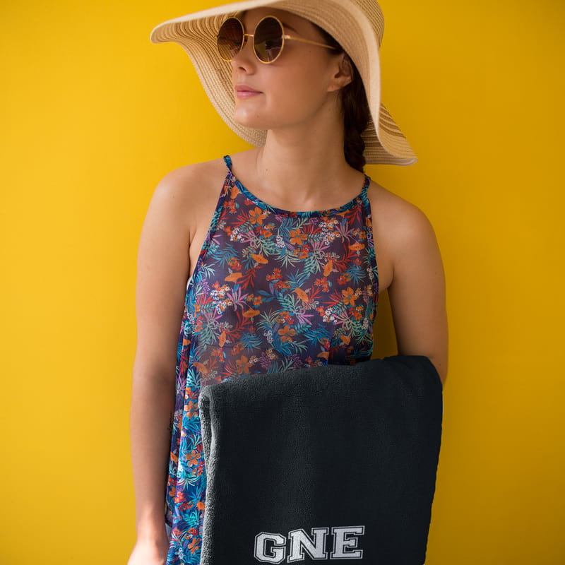 Kişiye Özel Baş Harf ve Tarih Yazılı Plaj Havlusu