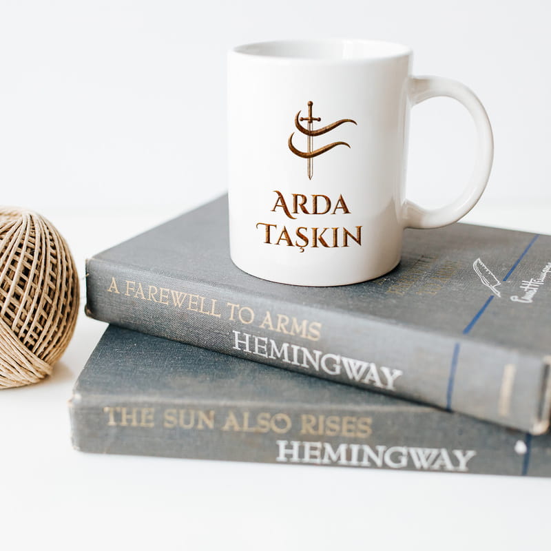 Kişiye Özel İsim Yazılı Kılıç Tasarımlı Porselen Kupa