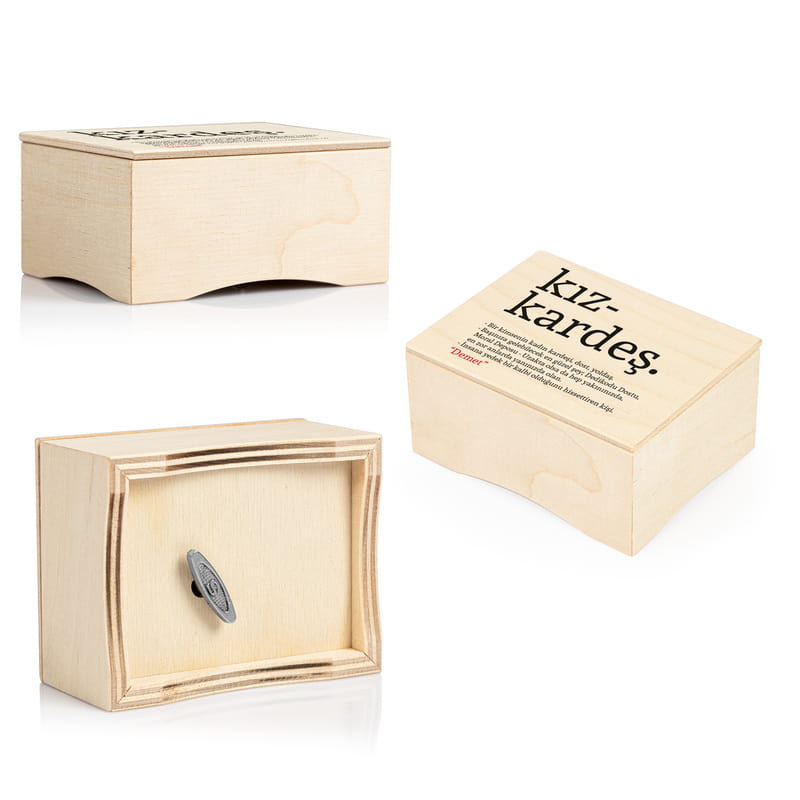 Kız Kardeş Anlamlı Kişiye Özel Ahşap Müzik Kutusu