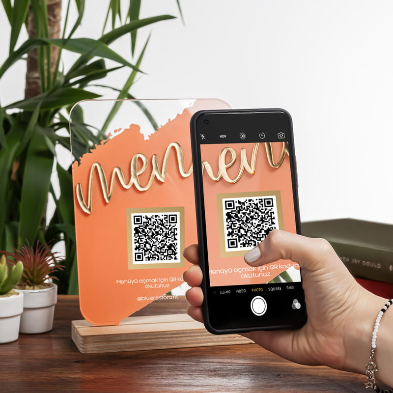 Qr Kod Tasarımlı Ahşap Kaideli Digital Menü Akrilik Plaket