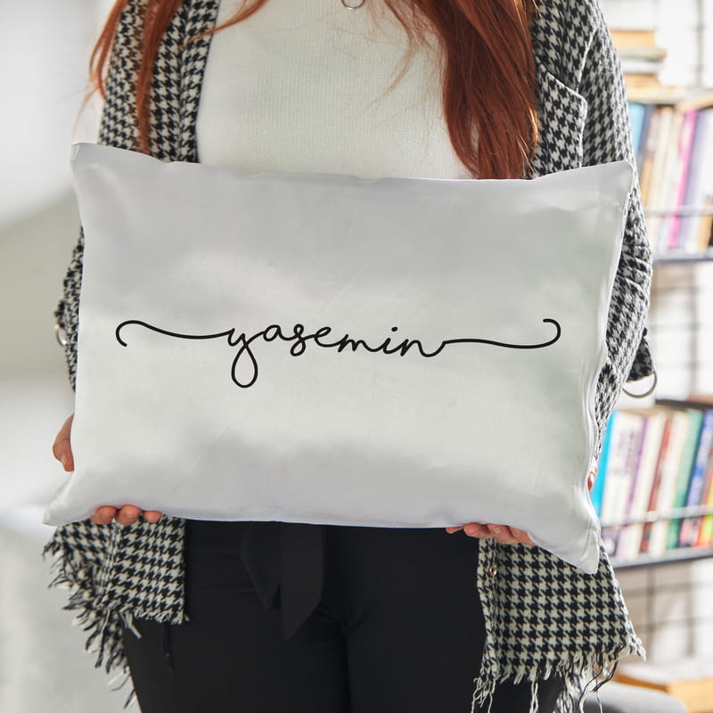 İsim Yazılı Dekoratif Saten Yastık