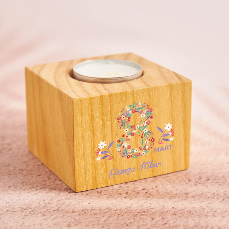 İsim Yazılı Minimal Çiçek Tasarımlı Kadınlar Gününe Özel Hediye Kutusu