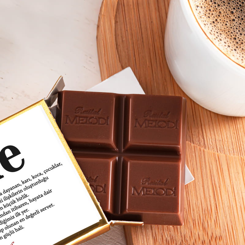 Kişiye Özel Aile Kelime Anlamlı Çikolata Hediye Kutusu