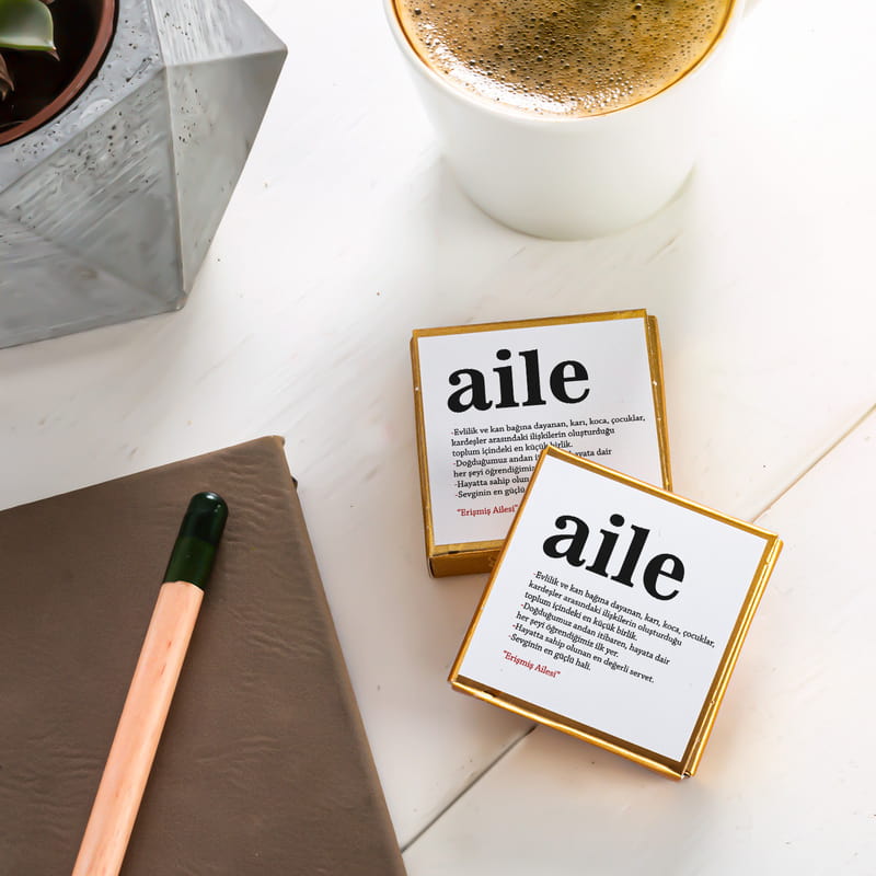 Kişiye Özel Aile Kelime Anlamlı Çikolata Hediye Kutusu