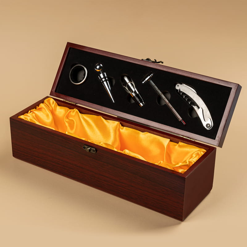 Kişiye Özel Hediye Ahşap Şarap Kutusu ve Aksesuar Seti