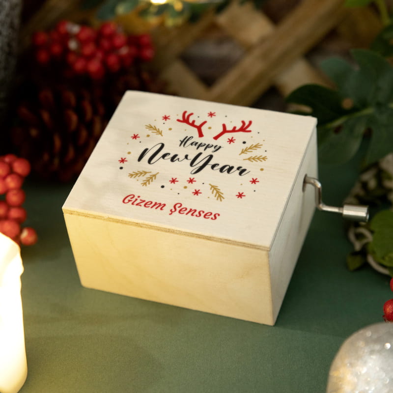 Kişiye Özel Yeni Yıl Tasarımlı Ahşap Müzik Kutusu
