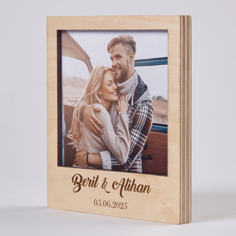 Pola Kartlı Kişiye Özel Ahşap Çerçeve