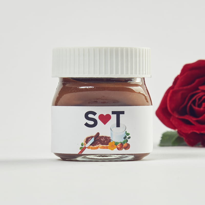 Sevgiliye Nutella ve Çikolata Hediye Kutusu