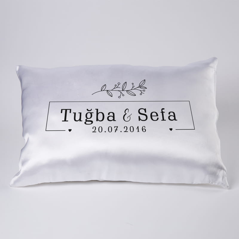 Yıl Dönümü Hediyesi İsim Yazılı Saten Yastık