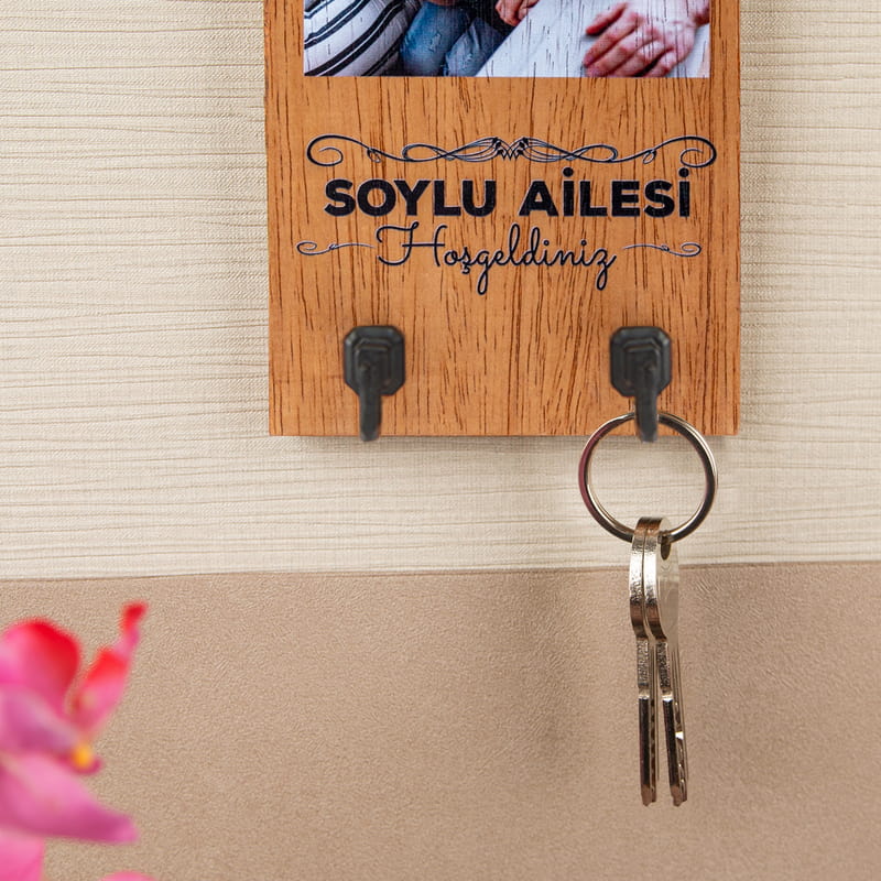 Aileye Özel Fotoğraf Baskılı Ahşap Duvar Anahtarlığı