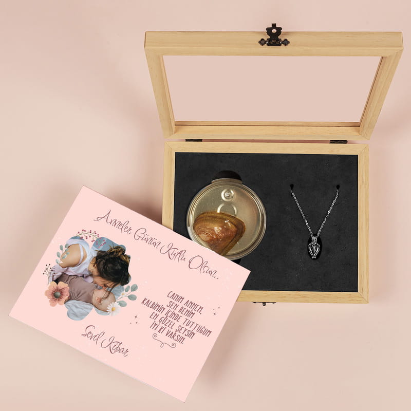 Anneye Hediye İstiridye İçinde İnci Kolye - Kişiye Özel Kartlı Gerçek İnci Kolye