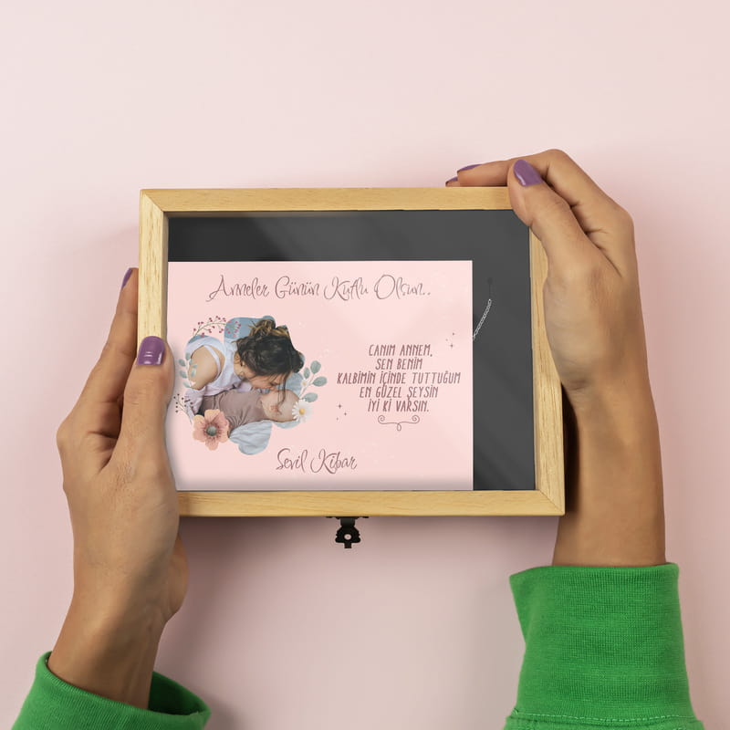 Anneye Hediye İstiridye İçinde İnci Kolye - Kişiye Özel Kartlı Gerçek İnci Kolye