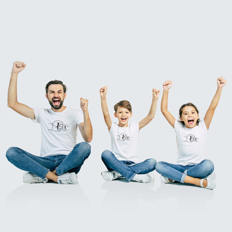 Baba ve Çocuklar Üçlü Tişört Kombini - %100 Pamuklu Kumaş