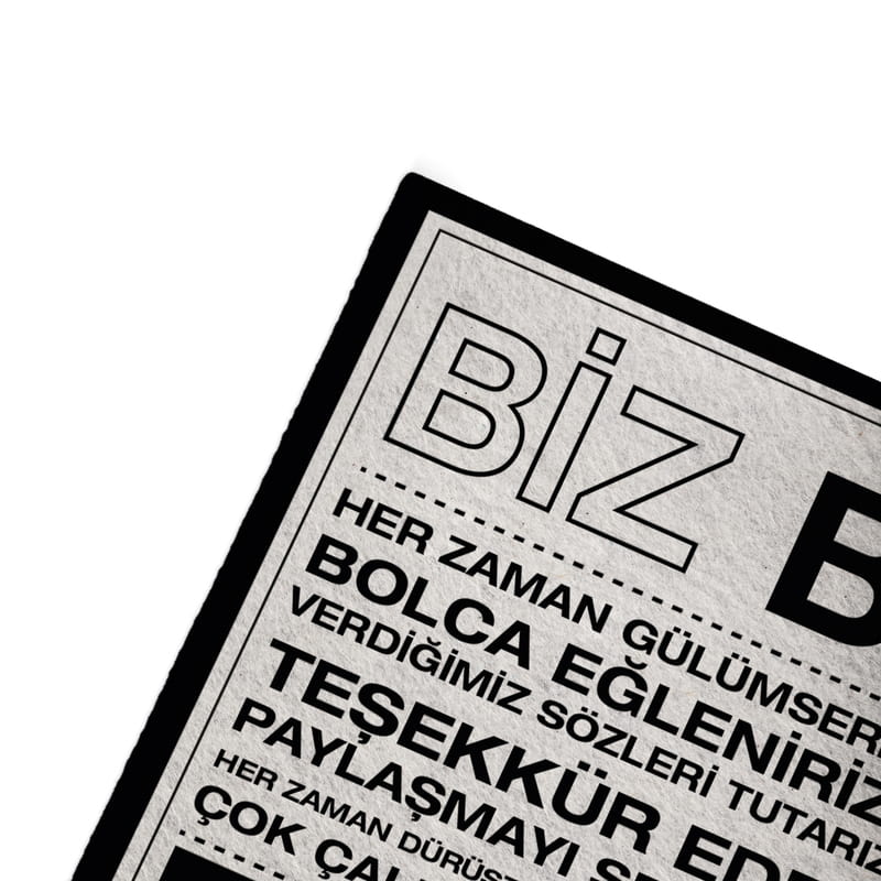 Biz Bu Evde Mutluyuz Mottolu Kapı Önü Paspası