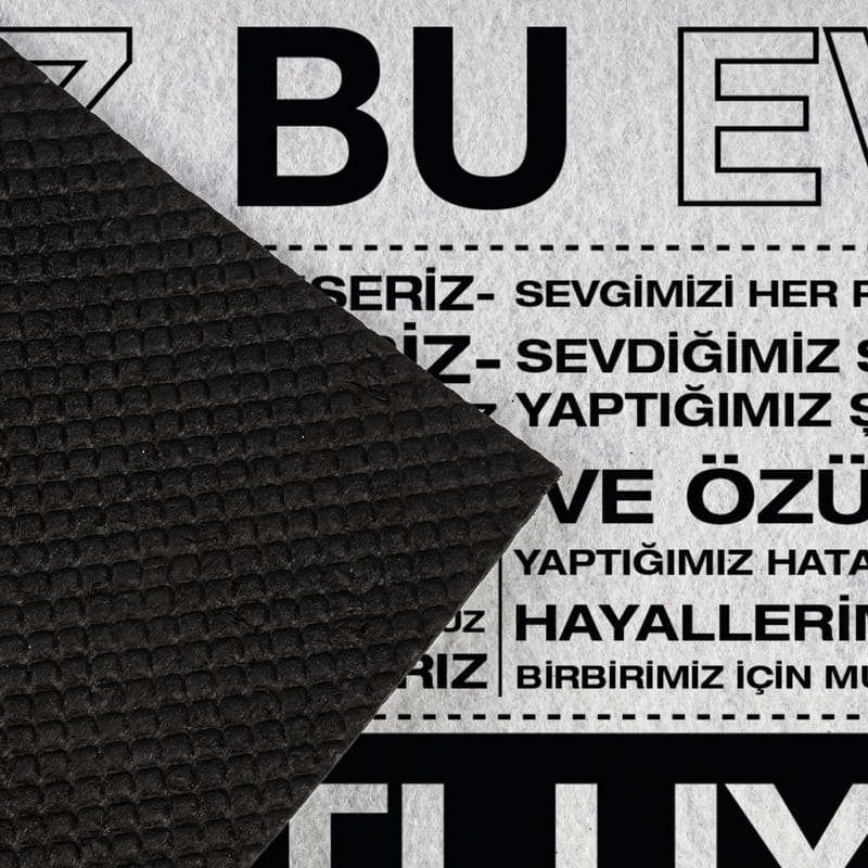 Biz Bu Evde Mutluyuz Mottolu Kapı Önü Paspası