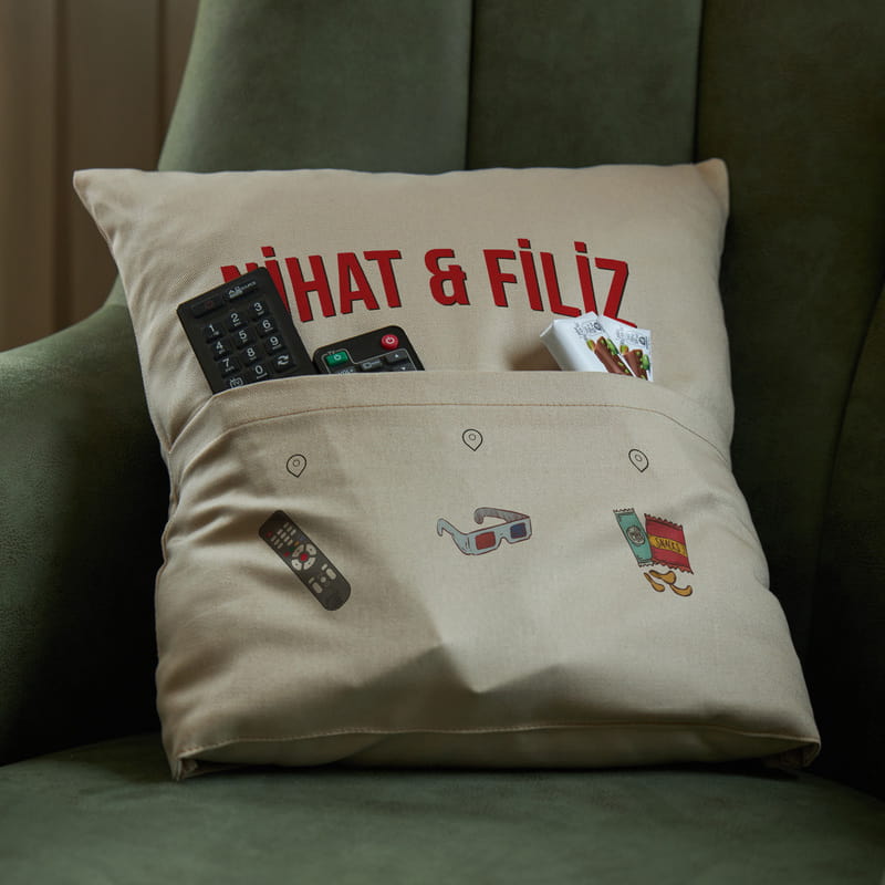 Çiftlere Özel İsim Baskılı Cepli Kırlent Film Yastığı