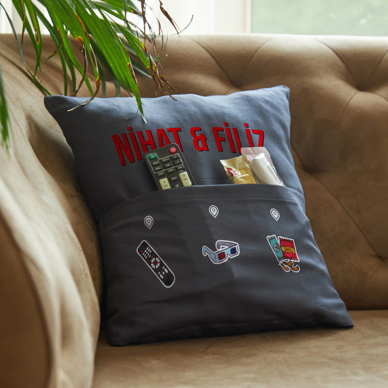 Çiftlere Özel İsim Baskılı Cepli Kırlent Film Yastığı