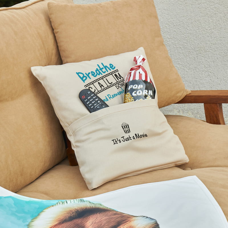 Film Severlere Özel Tasarımlı Cepli Kırlent Yastık