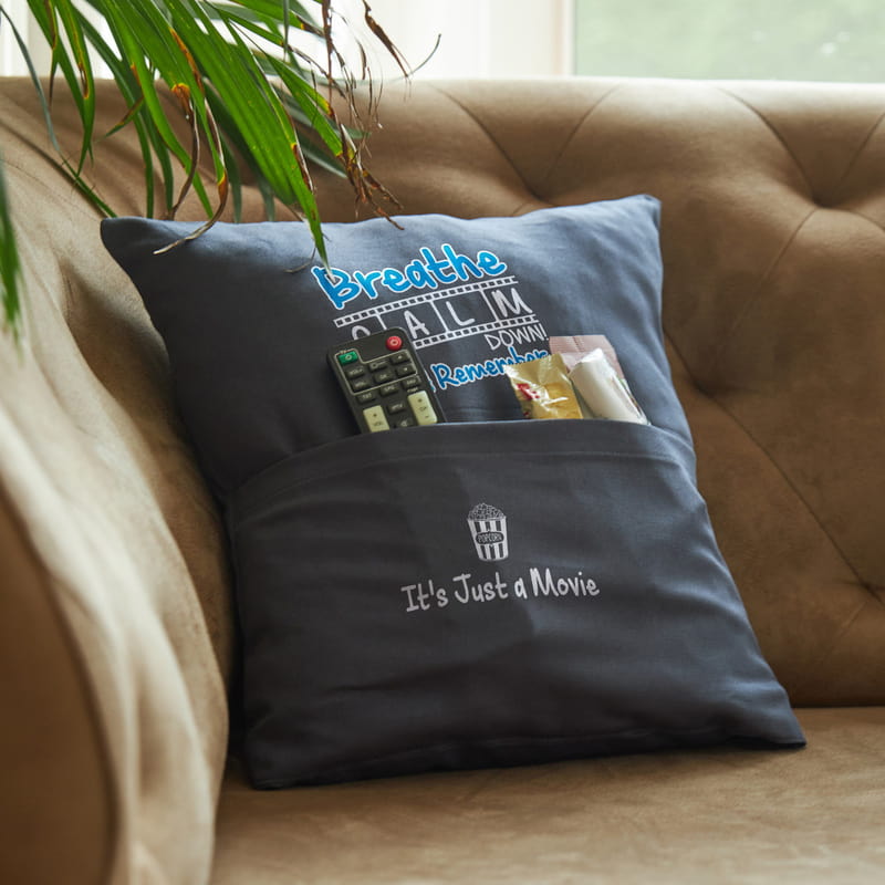 Film Severlere Özel Tasarımlı Cepli Kırlent Yastık