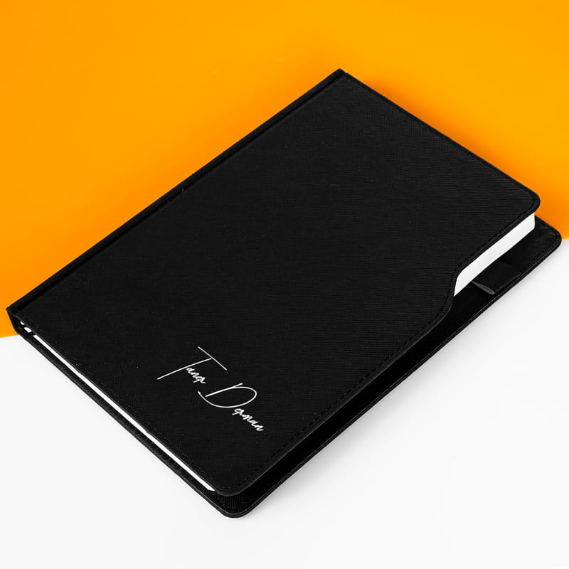 İmza Tasarımlı İsimli Ajanda - Deri Planlayıcı Ajanda