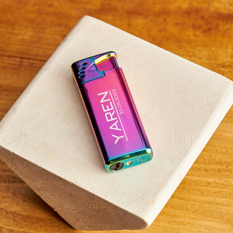 İsim ve Tarih Yazılı Rüzgarda Sönmeyen Çakmak