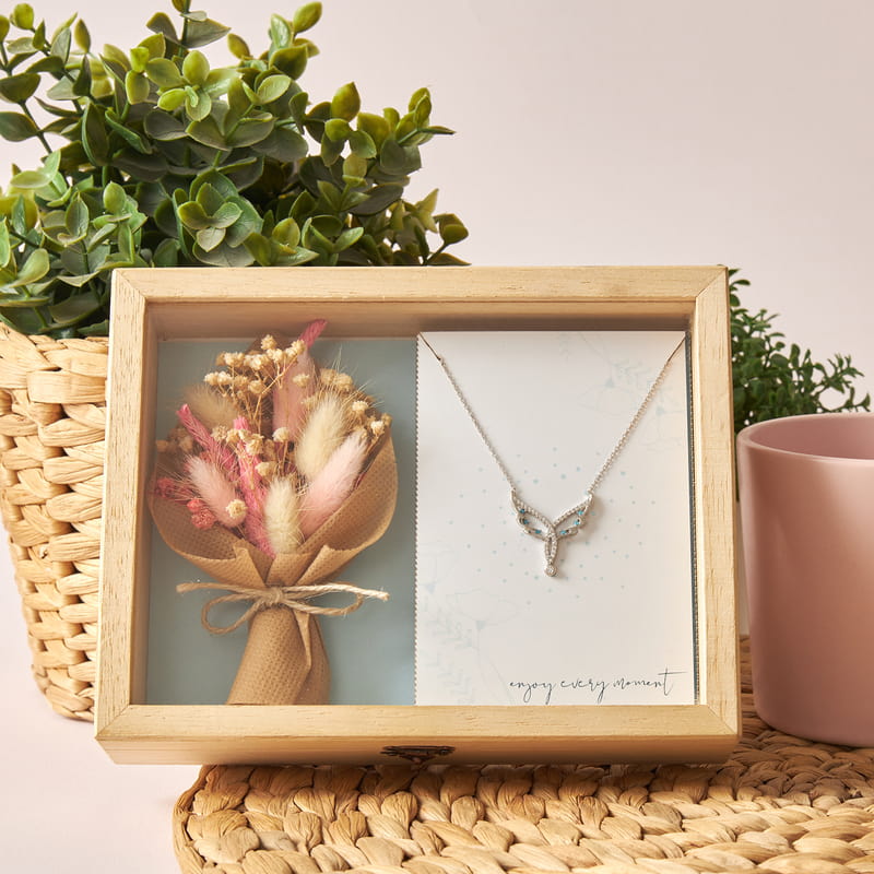 Kız Arkadaşa Hediye Çiçekli Kolye Ahşap Hediye Kutusu