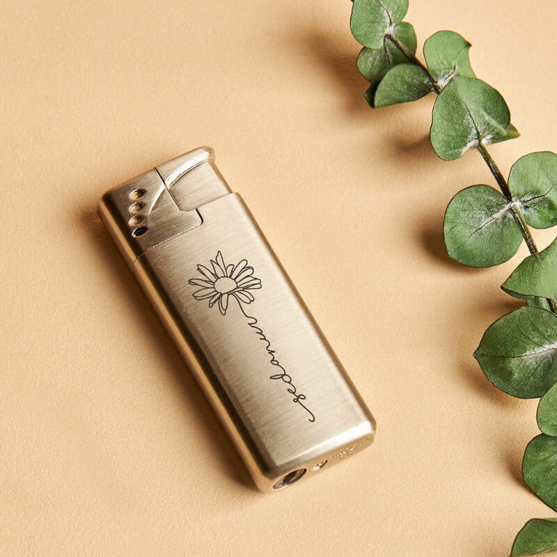 Papatya Tasarımlı İsim Yazılı Çakmak