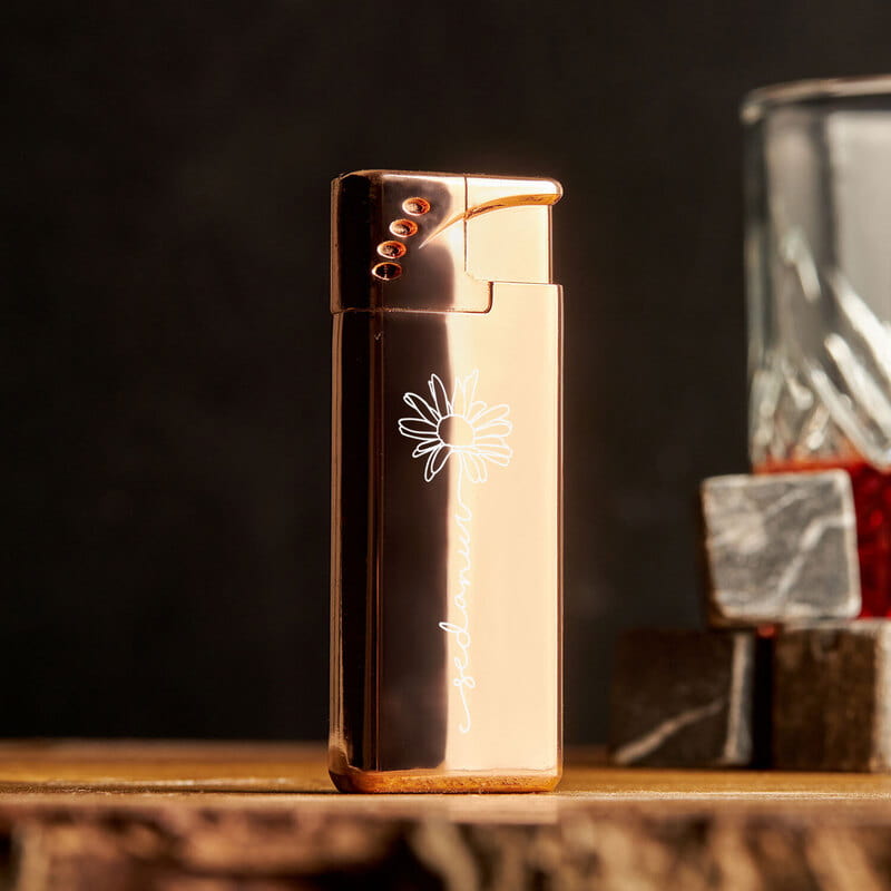 Papatya Tasarımlı İsim Yazılı Çakmak