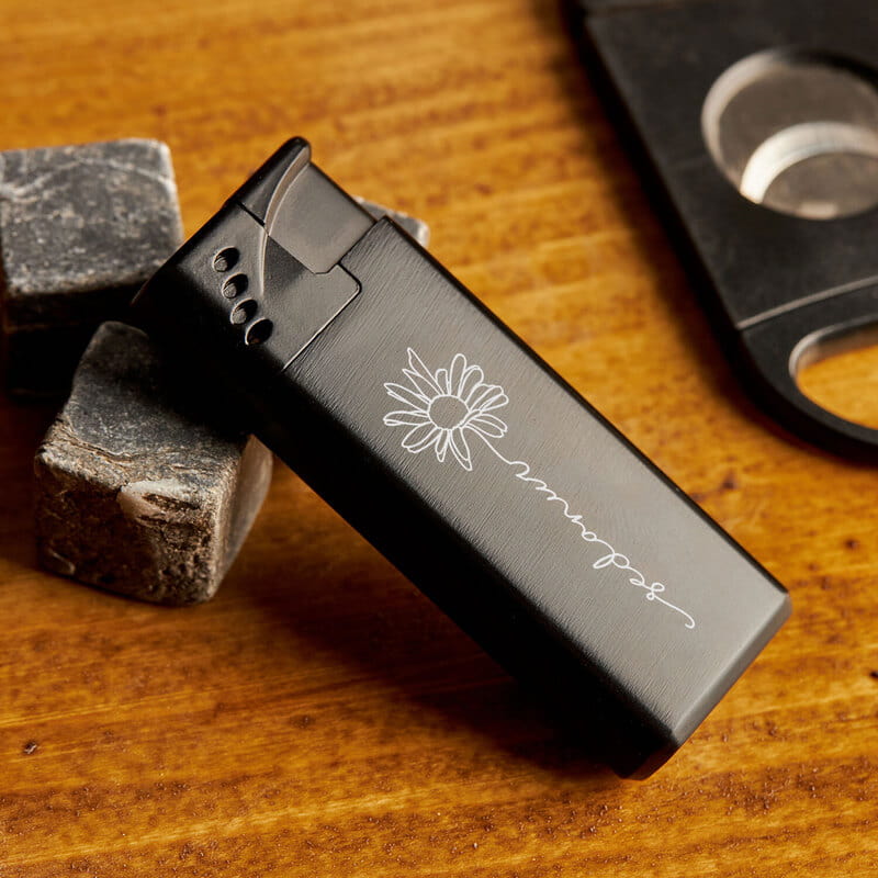 Papatya Tasarımlı İsim Yazılı Çakmak