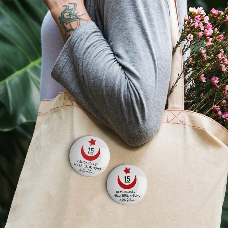 15 Temmuz'a Özel 12 Adet İğneli Buton Rozet