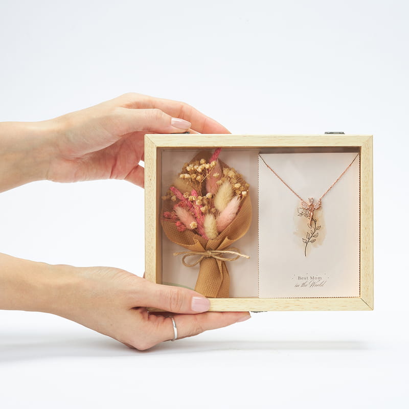 Anneye Çiçekli Buketli Melek Kolye Hediye Kutusu