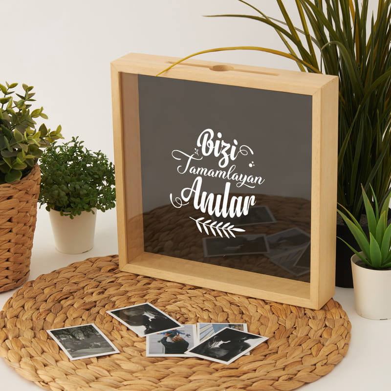 Bizi Tamamlayan Anılar 105 Fotoğraflı Ahşap Anı Kumbarası