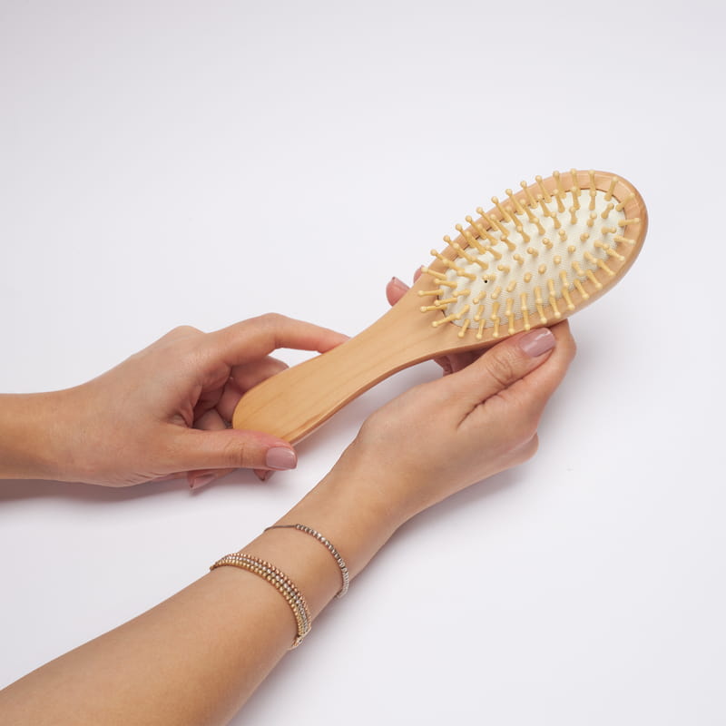 Büyük Boy Papatya Tasarımlı İsme Özel Ahşap Saç Tarağı