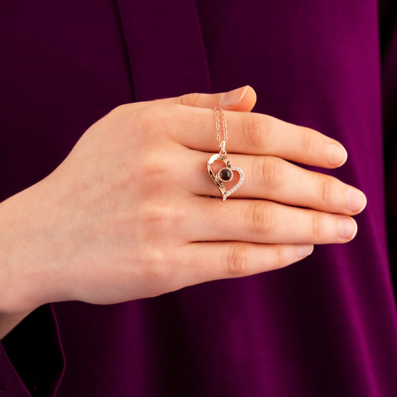 Çiçek Buketli 100 Dilde Seni Seviyorum Gümüş Kolye İsimli Hediye Kutusu